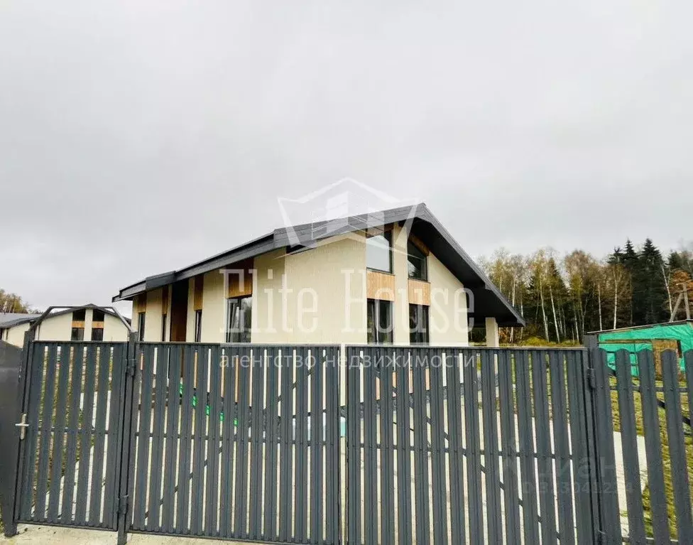 Дом в Калужская область, Боровский муниципальный округ, Совьяки с/пос, ... - Фото 1