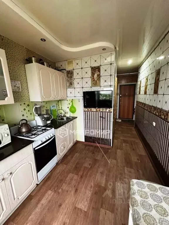 2-к кв. Пермский край, Губаха Октябрьский просп., 9 (48.6 м) - Фото 0