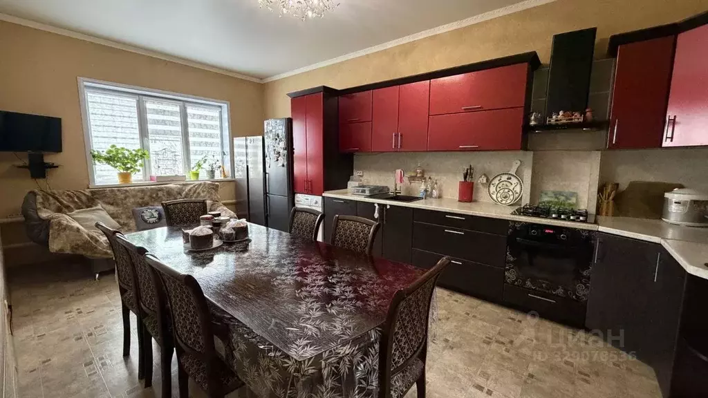 Дом в Астраханская область, Астрахань ул. Атарбекова, 21А (157 м) - Фото 2