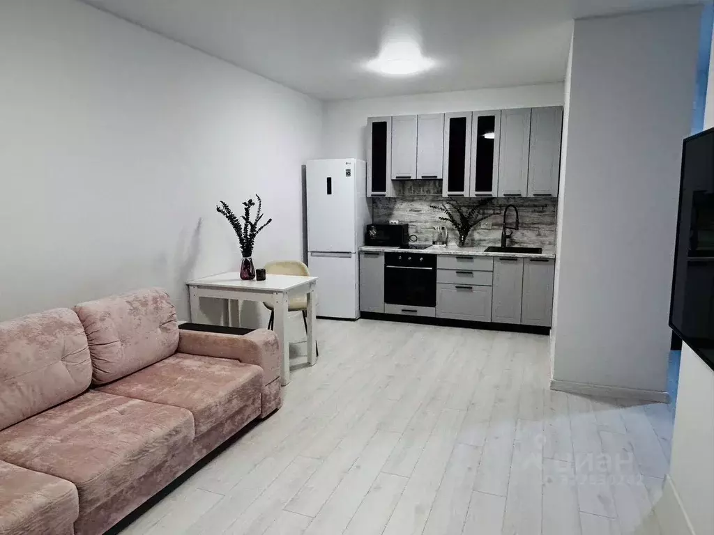 1-к кв. Тюменская область, Тюмень ул. Алматинская, 6 (42.0 м) - Фото 2