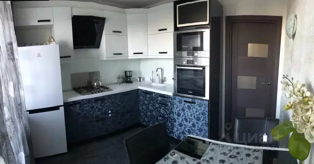 2-к кв. Псковская область, Печоры Индустриальная ул., 2 (58.0 м) - Фото 0