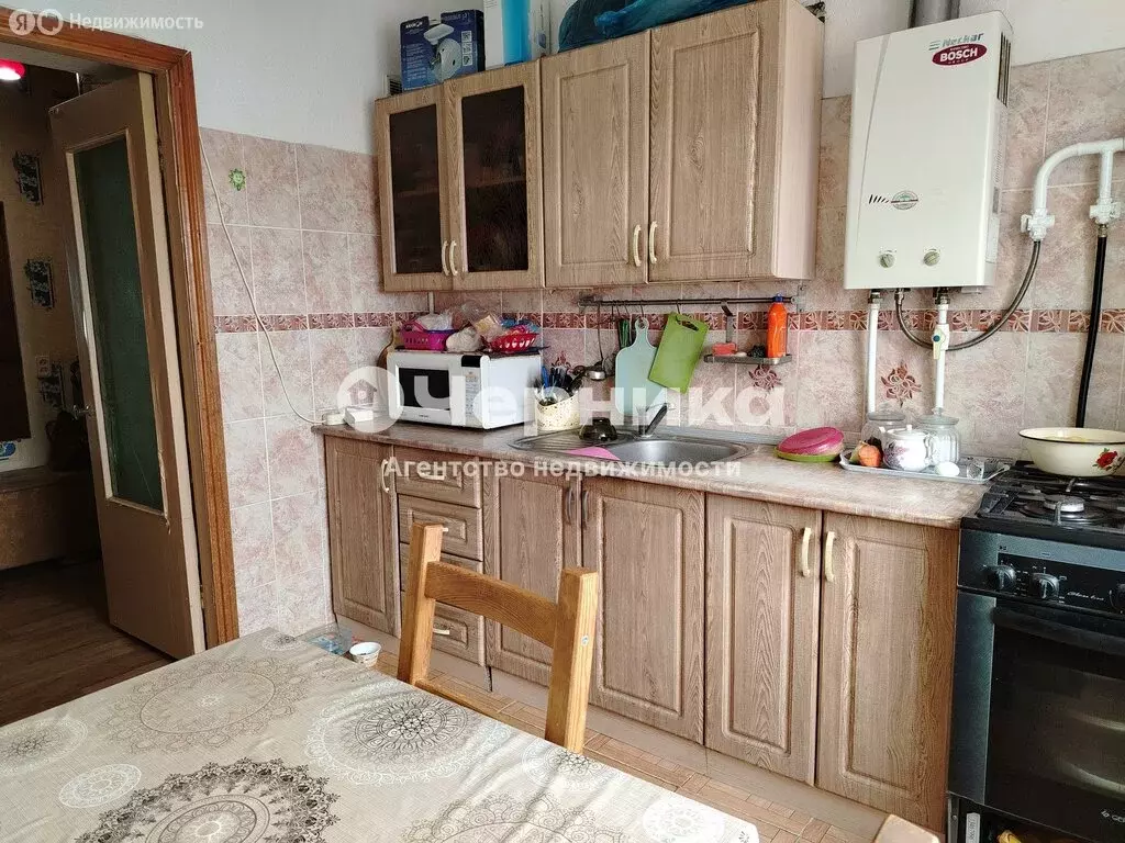 3-комнатная квартира: Каменск-Шахтинский, улица Героев Пионеров, 85 ... - Фото 1