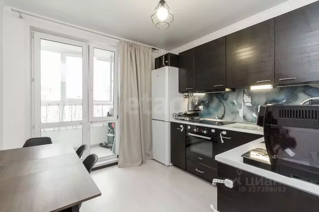 2-к кв. Тюменская область, Тюмень ул. Василия Подшибякина, 19 (55.1 м) - Фото 1