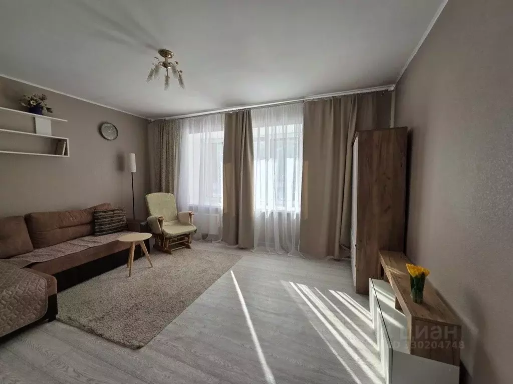 2-к кв. Свердловская область, Екатеринбург ул. Рощинская, 72А (61.7 м) - Фото 2