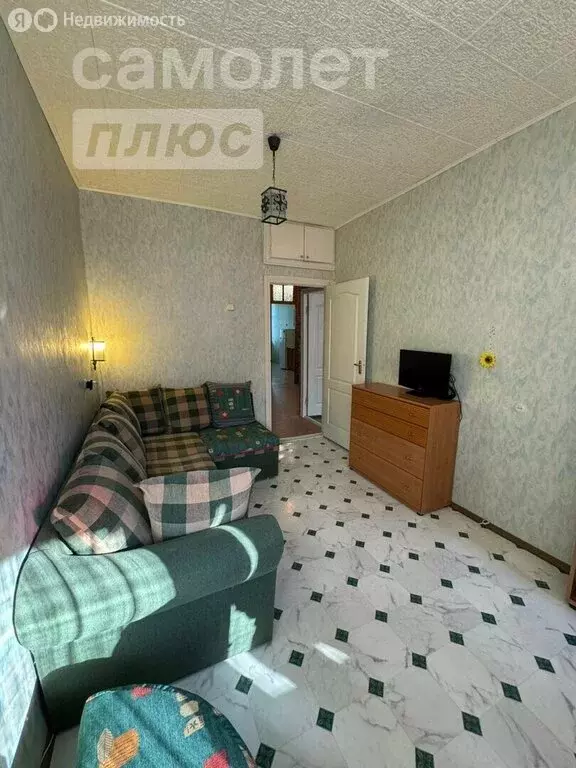 4-комнатная квартира: Астрахань, улица Адмирала Нахимова, 44к1 (69.6 ... - Фото 0