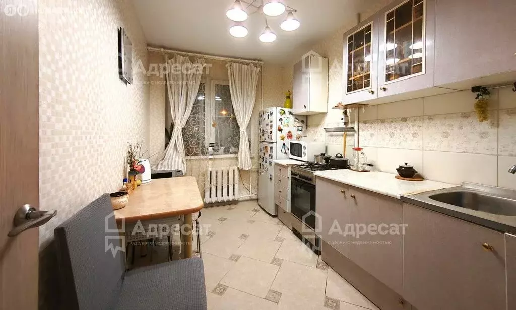 3-комнатная квартира: Волгоград, улица Кастерина, 2 (64.2 м) - Фото 1