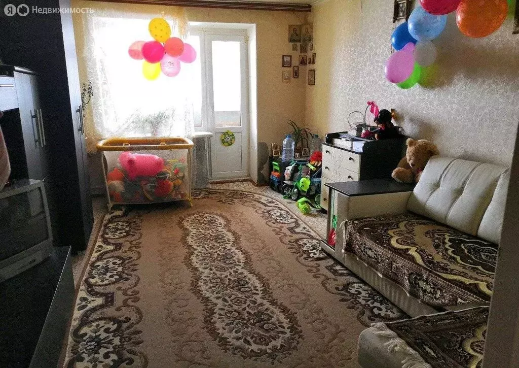 2-комнатная квартира: Каменск-Шахтинский, микрорайон Лиховской, ... - Фото 0