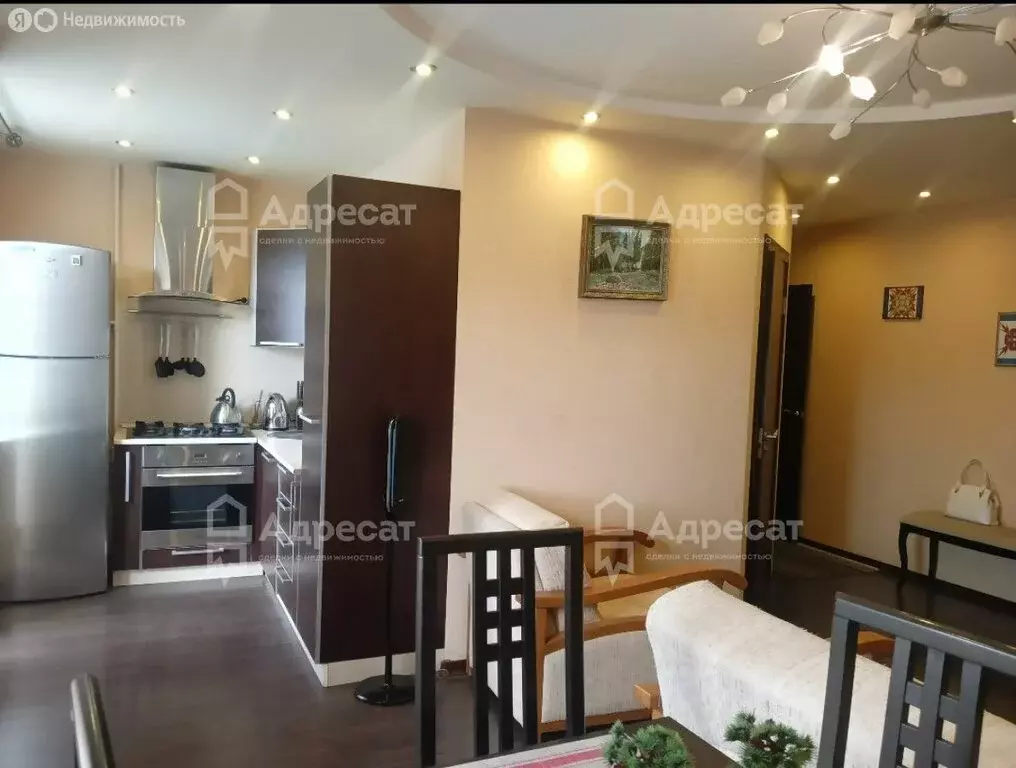 3-комнатная квартира: Волгоград, Двинская улица, 8 (56.8 м) - Фото 1