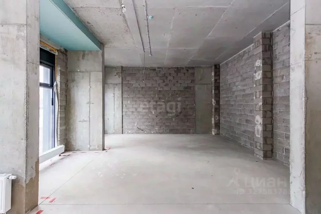 Помещение свободного назначения в Тюменская область, Тюмень ул. Андрея ... - Фото 1