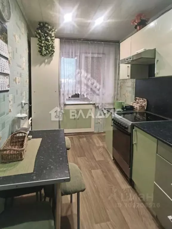3-к кв. Брянская область, Брянск ул. Дружбы, 5 (69.6 м) - Фото 0