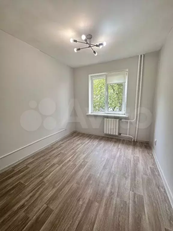 Комната 15 м в 4-к., 1/9 эт. - Фото 0