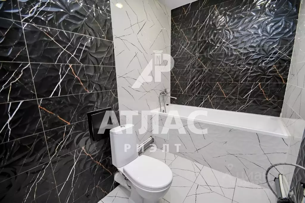 1-к кв. Омская область, Омск ул. 1-ой Красной Звезды, 71 (43.9 м) - Фото 1