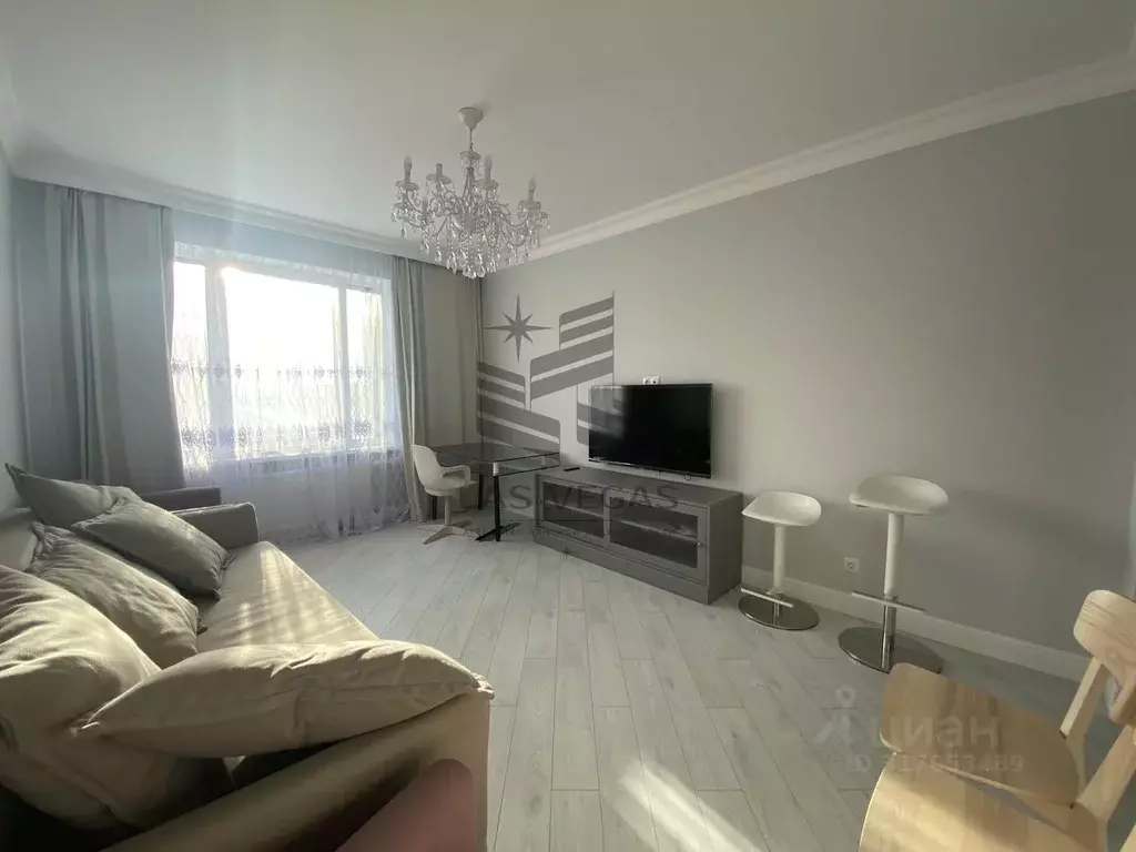 2-к кв. Татарстан, Казань ул. Сабира Ахтямова, 1к1 (65.0 м) - Фото 0