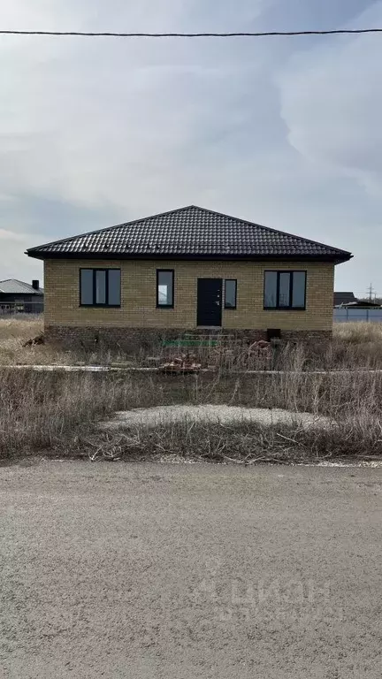 Дом в Саратовская область, Балаковский район, с. Натальино ул. Имени ... - Фото 0