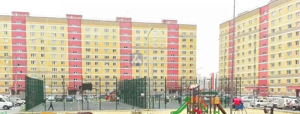 2-к кв. Тюменская область, Тюмень проезд Ямбургский, 3 (52.3 м) - Фото 0