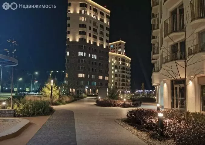 2-комнатная квартира: Тюмень, улица Фармана Салманова, 5 (46.9 м) - Фото 2