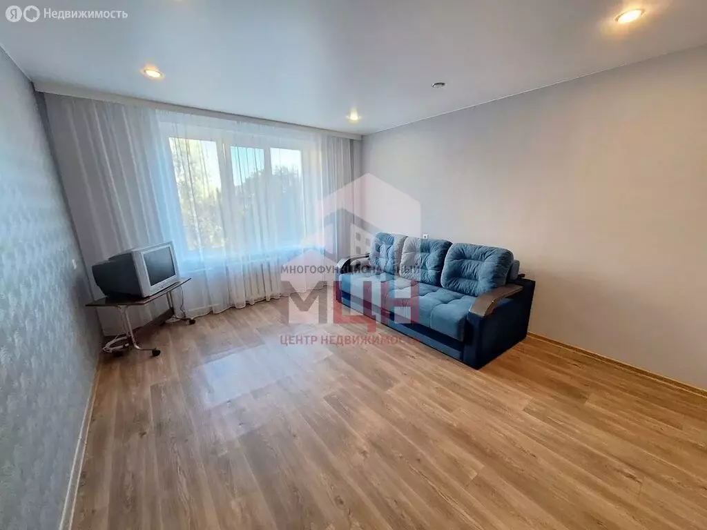 1-комнатная квартира: Конаково, улица Набережная Волги, 50 (37 м) - Фото 2