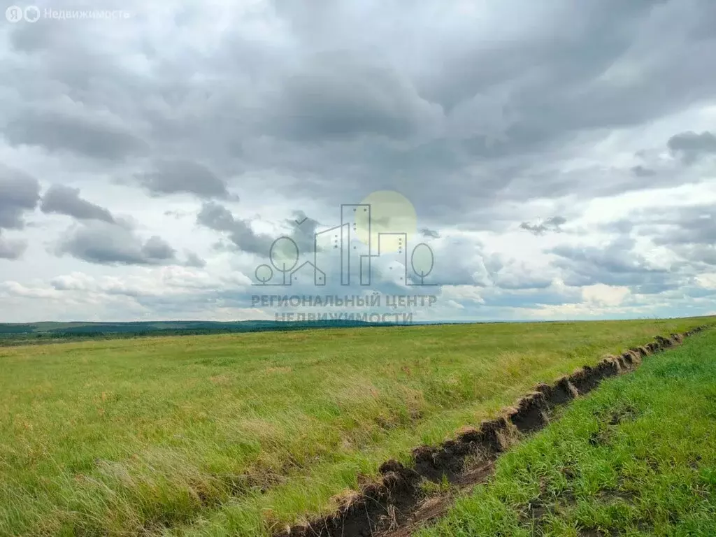 Участок в село Урик, 2-я Крымская улица, 7 (15 м) - Фото 0