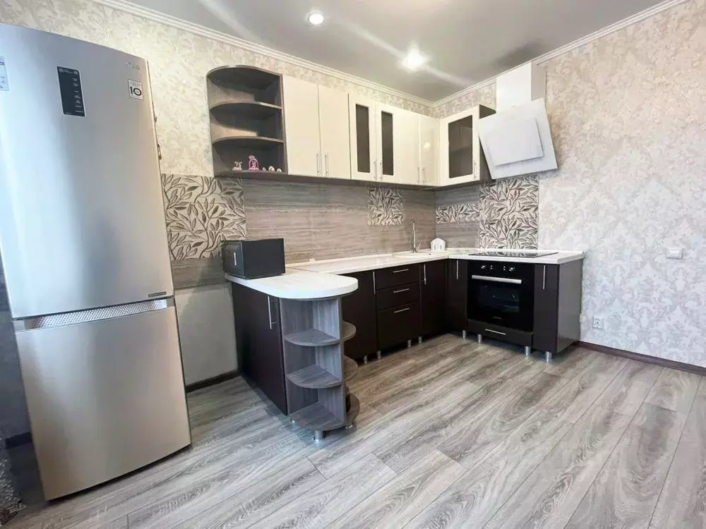 2-к кв. Оренбургская область, Оренбург Салмышская ул., 43/5 (62.0 м) - Фото 1