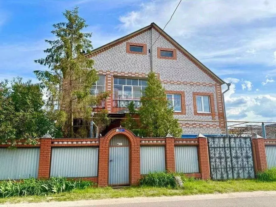 Дом в Белгородская область, Старооскольский городской округ, с. ... - Фото 1