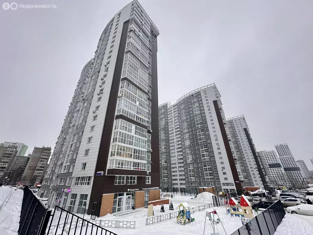 3-комнатная квартира: Уфа, улица Минигали Губайдуллина, 10 (70.5 м) - Фото 1
