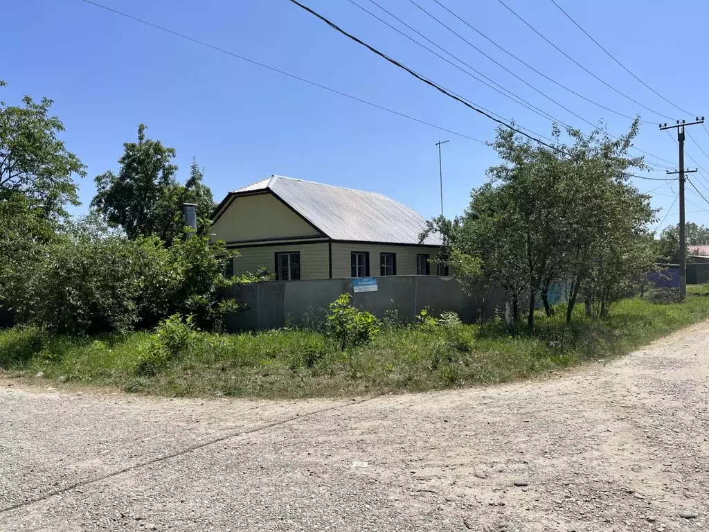 Дом в Краснодарский край, Лабинск ул. Войкова, 81 (70 м) - Фото 1