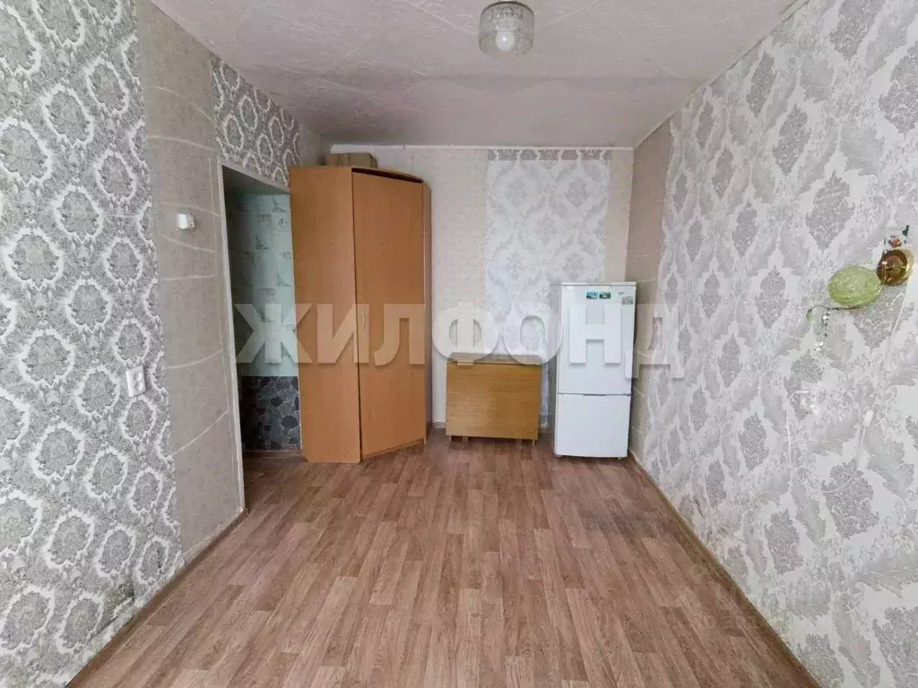 Комната Новосибирская область, Новосибирск ул. Шукшина, 17 (12.3 м) - Фото 1
