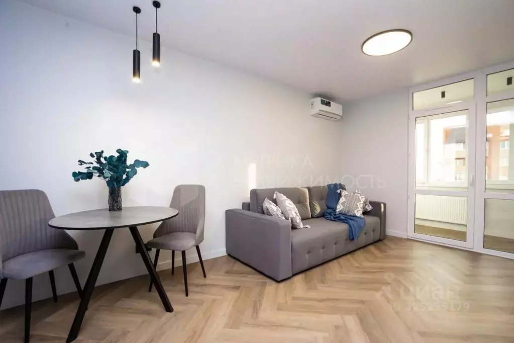 1-к кв. Тюменская область, Тюмень ул. 9 Января, 160к2 (41.6 м) - Фото 2