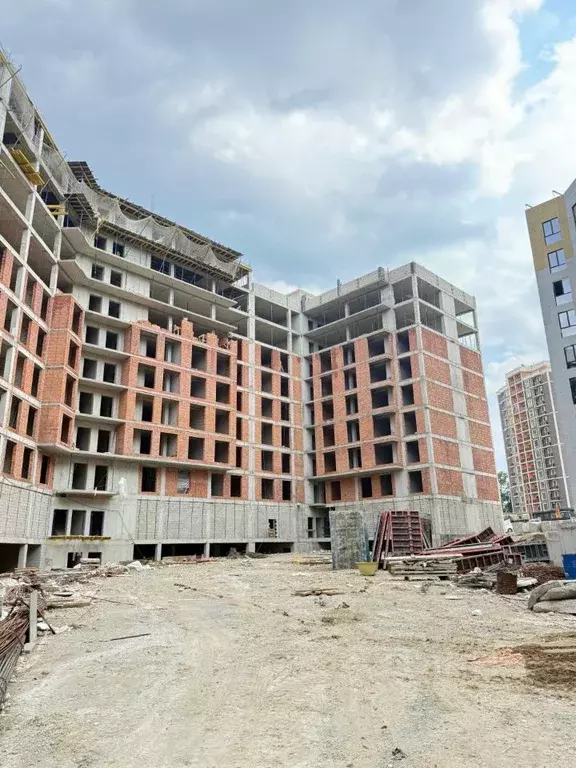 3-к кв. Кабардино-Балкария, Нальчик ул. Тлостанова, 22к1 (102.77 м) - Фото 1