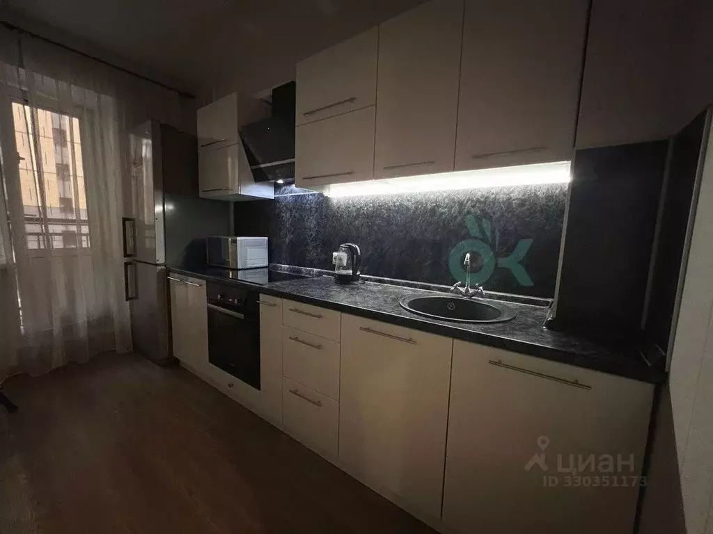 2-к кв. Татарстан, Казань ул. Рауиса Гареева, 102к2 (60.0 м) - Фото 1
