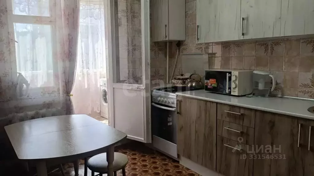 2-к кв. Крым, Симферополь ул. Балаклавская (53.4 м) - Фото 1