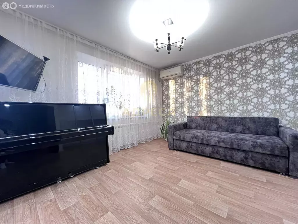 3-комнатная квартира: Оренбург, улица Чкалова, 70 (65.3 м) - Фото 1