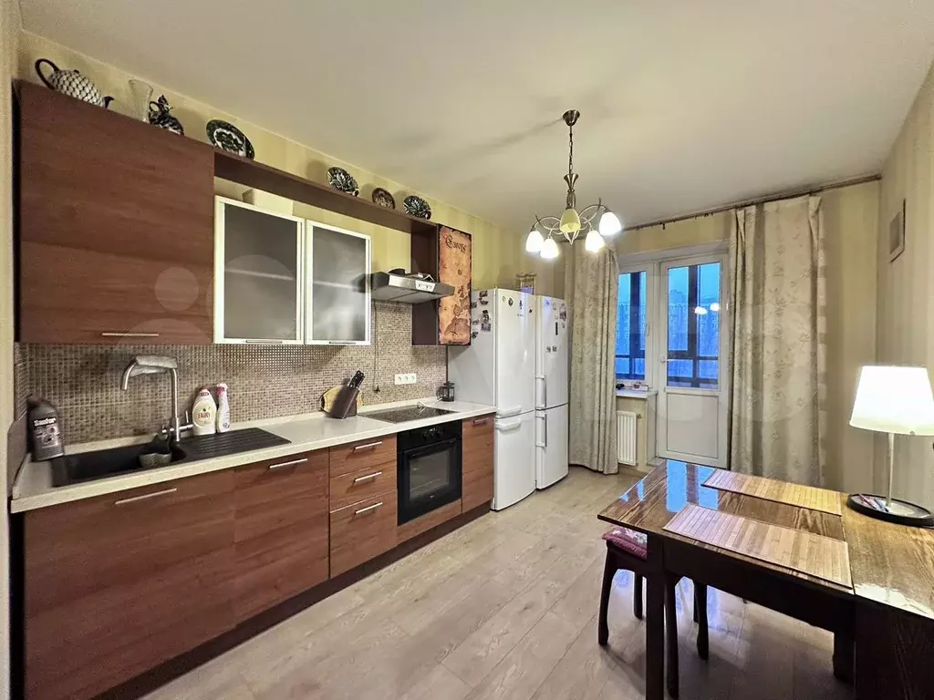 1-к. квартира, 50 м, 4/19 эт. - Фото 0