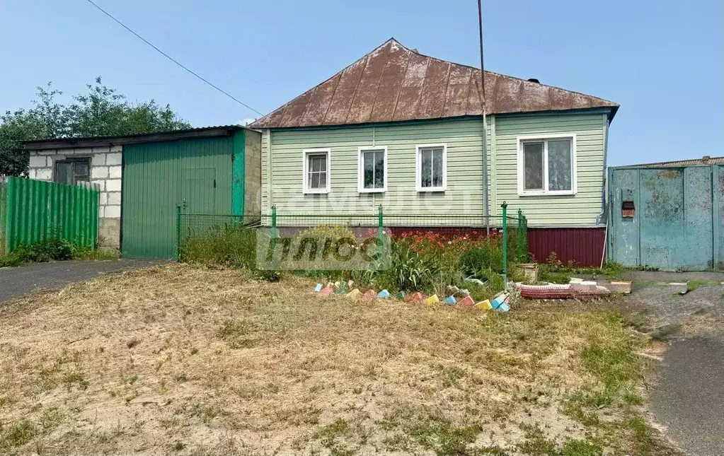Дом в Курская область, Курский район, Полевской сельсовет, д. Еремино  ... - Фото 1