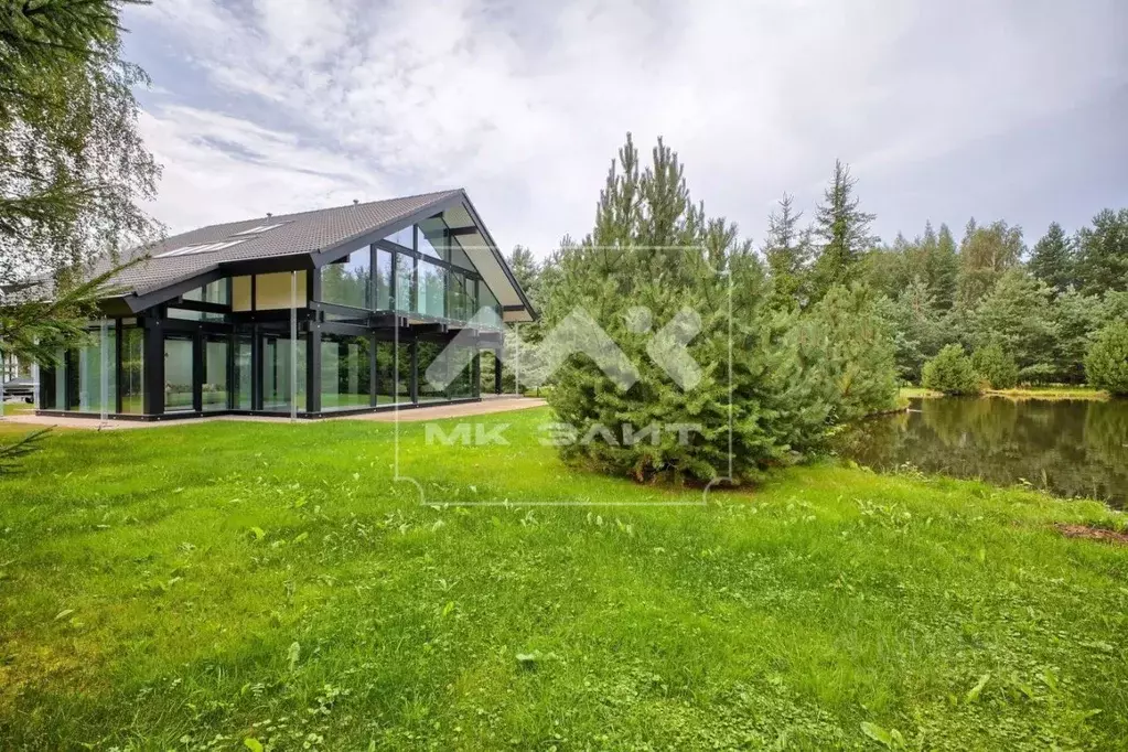 Дом в Ленинградская область, Всеволожский район, Бугровское городское ... - Фото 1