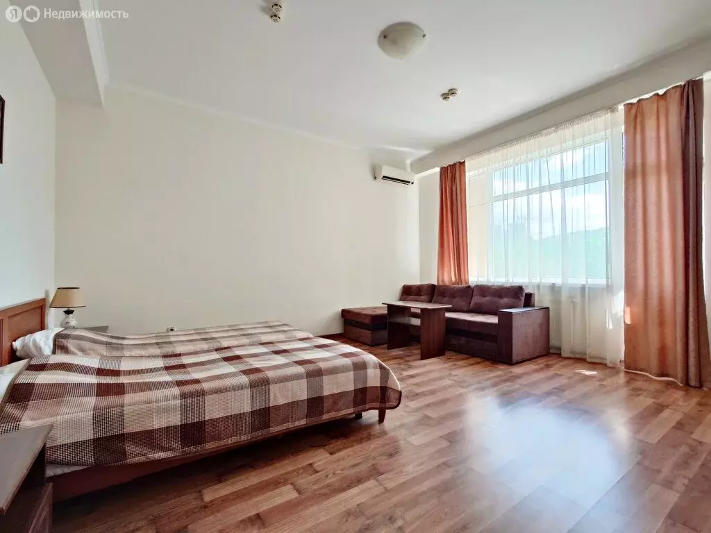1-комнатная квартира: Алушта, улица Багликова, 21 (38.6 м) - Фото 0