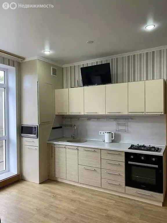 2-комнатная квартира: Геленджик, улица Ходенко, 28 (63.7 м) - Фото 0