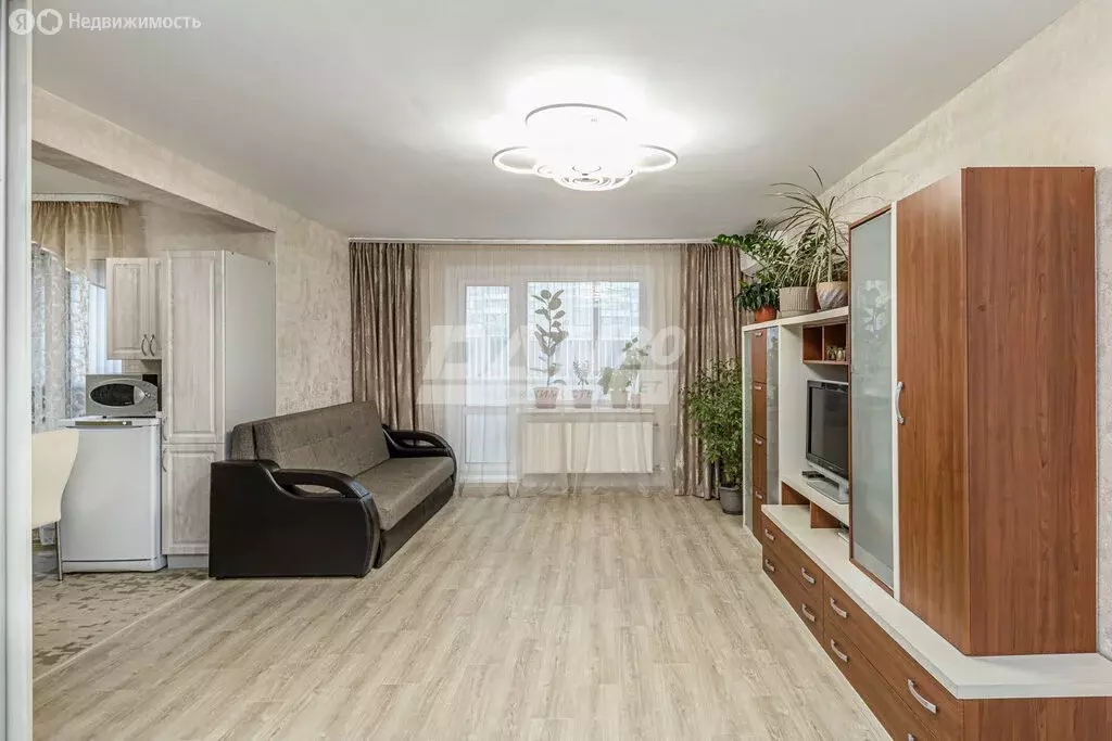 3-комнатная квартира: Западный, микрорайон Залесье, Раздольная улица, ... - Фото 1