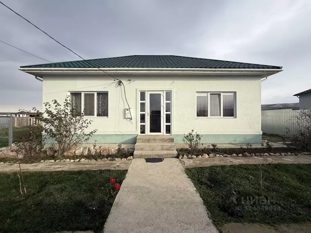 Дом в Крым, Симферопольский район, с. Доброе ул. Мерхамет (110 м) - Фото 1