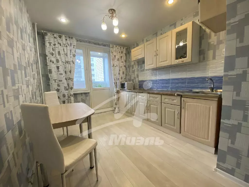 Продается 2-комнатная квартира - Фото 1