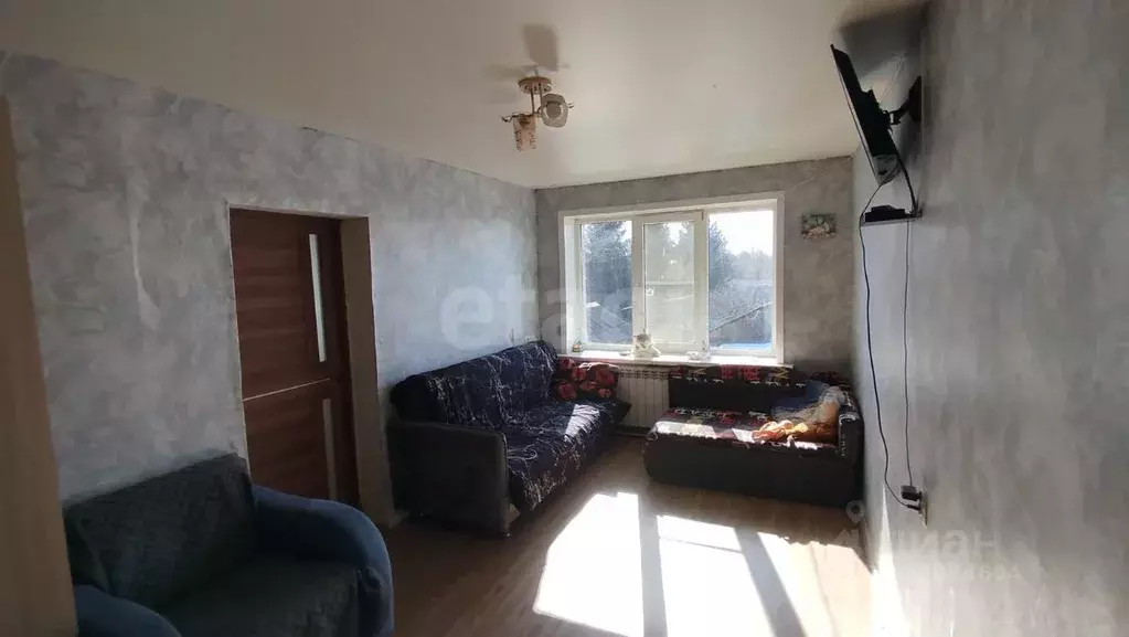 3-к кв. Смоленская область, Ельня Вокзальная ул., 10 (49.3 м) - Фото 1