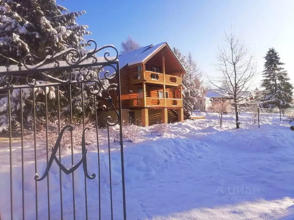 Дом в Вологодская область, Кириллов ул. Обухова (200 м) - Фото 0