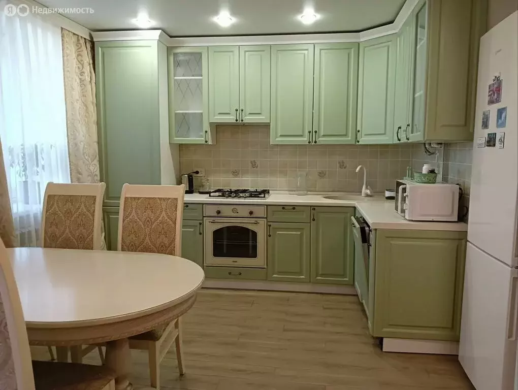 4-комнатная квартира: Сакский район, Ореховское сельское поселение, ... - Фото 2