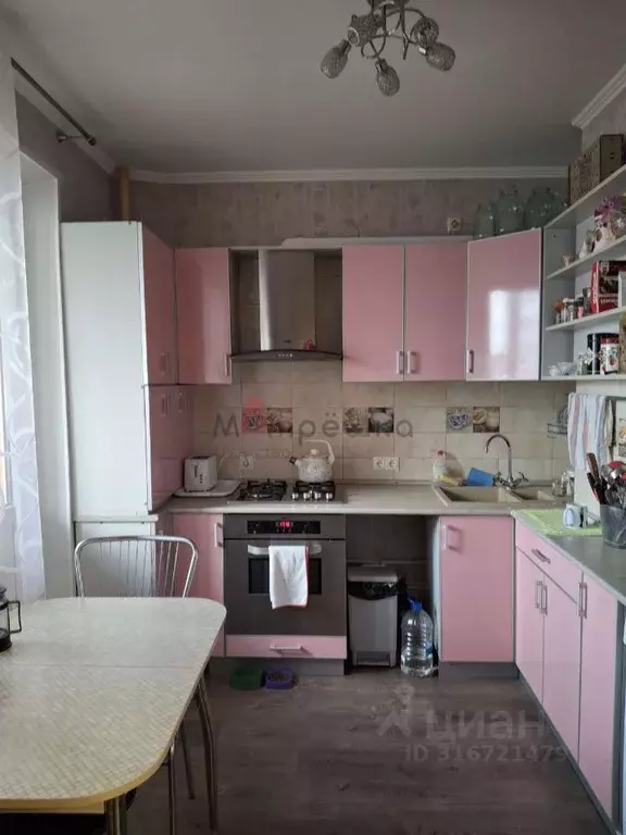 3-к кв. Белгородская область, Белгород ул. Есенина, 56 (68.3 м) - Фото 0