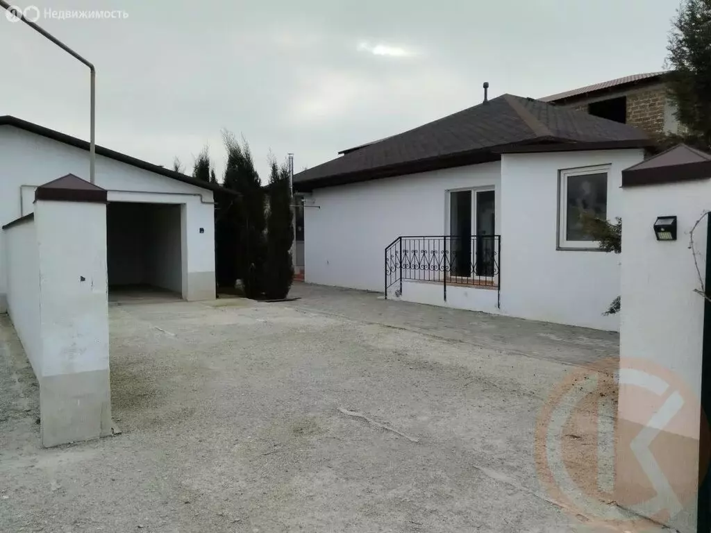 Дом в Республика Крым, городской округ Евпатория, посёлок городского ... - Фото 1