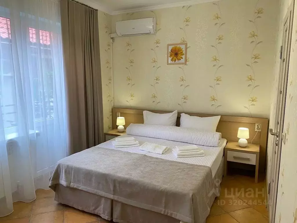 Комната Краснодарский край, Геленджик Советская ул., 7 - Фото 1