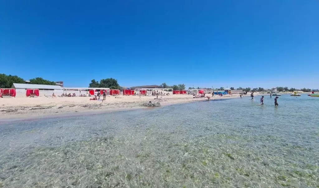 2-к кв. Крым, Черноморский район, с. Межводное ул. Советская, 21 (35.1 ... - Фото 0