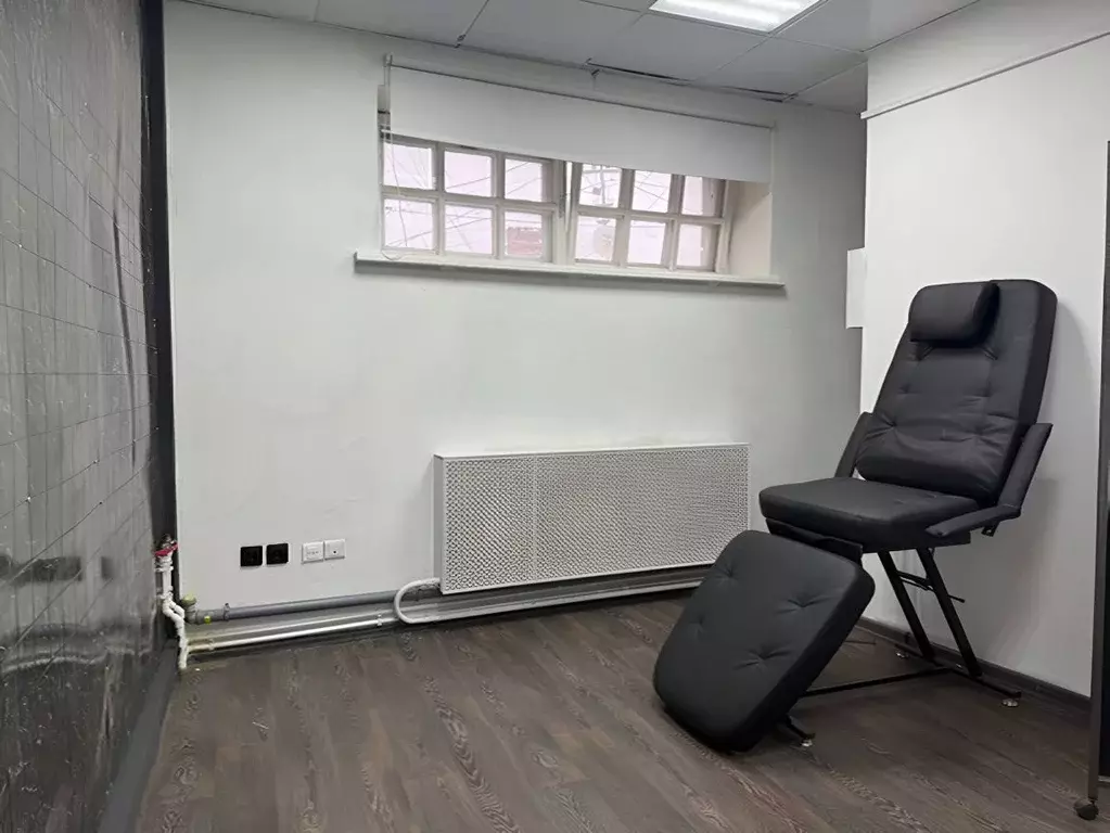 Офис в Свердловская область, Екатеринбург ул. 8 Марта, 28к2 (35 м) - Фото 1