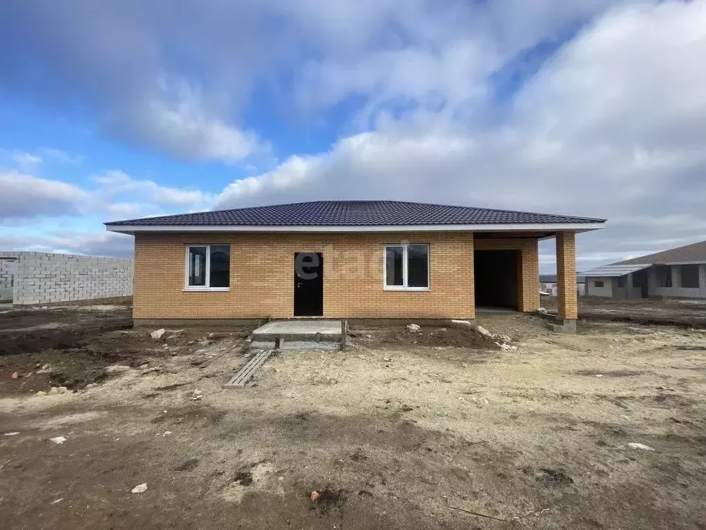 Дом в Белгородская область, Старооскольский городской округ, с. ... - Фото 1