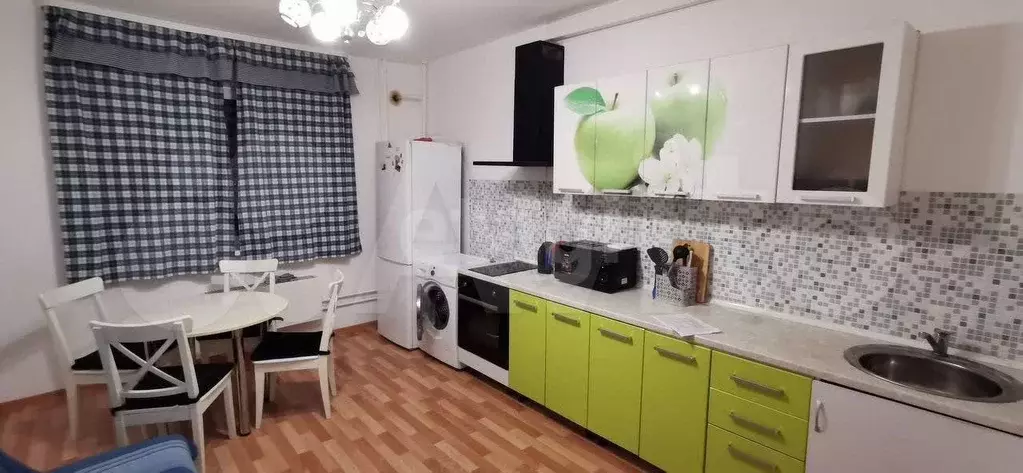 3-к. квартира, 80 м, 2/9 эт. - Фото 1